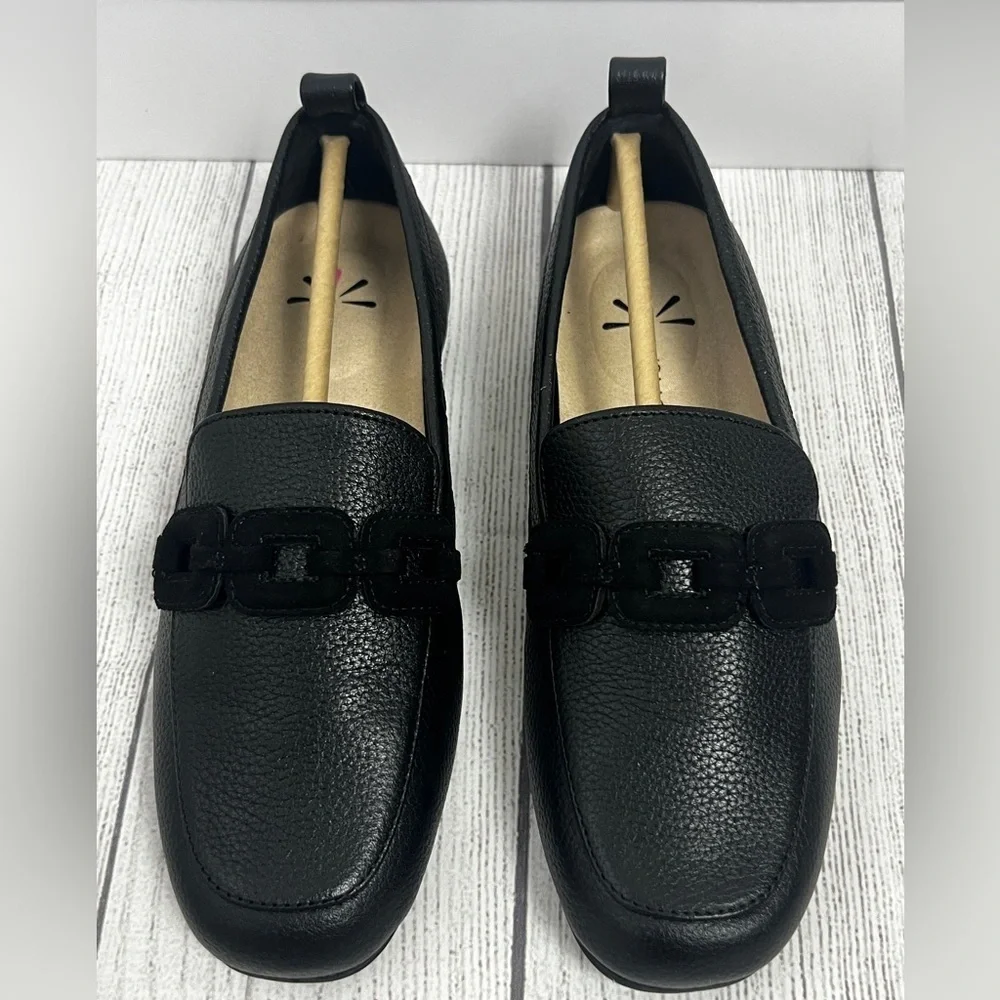 New Isaac Mizrahi Live Black Leather Driving Moccasins With Covered Chain Sz 5.5
